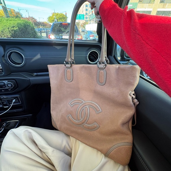 Authentic Washed Calfskin Drawstring Tote Beige - Picture 4 of 9